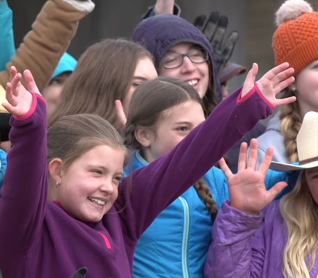 image of surprised horse rescue operation children